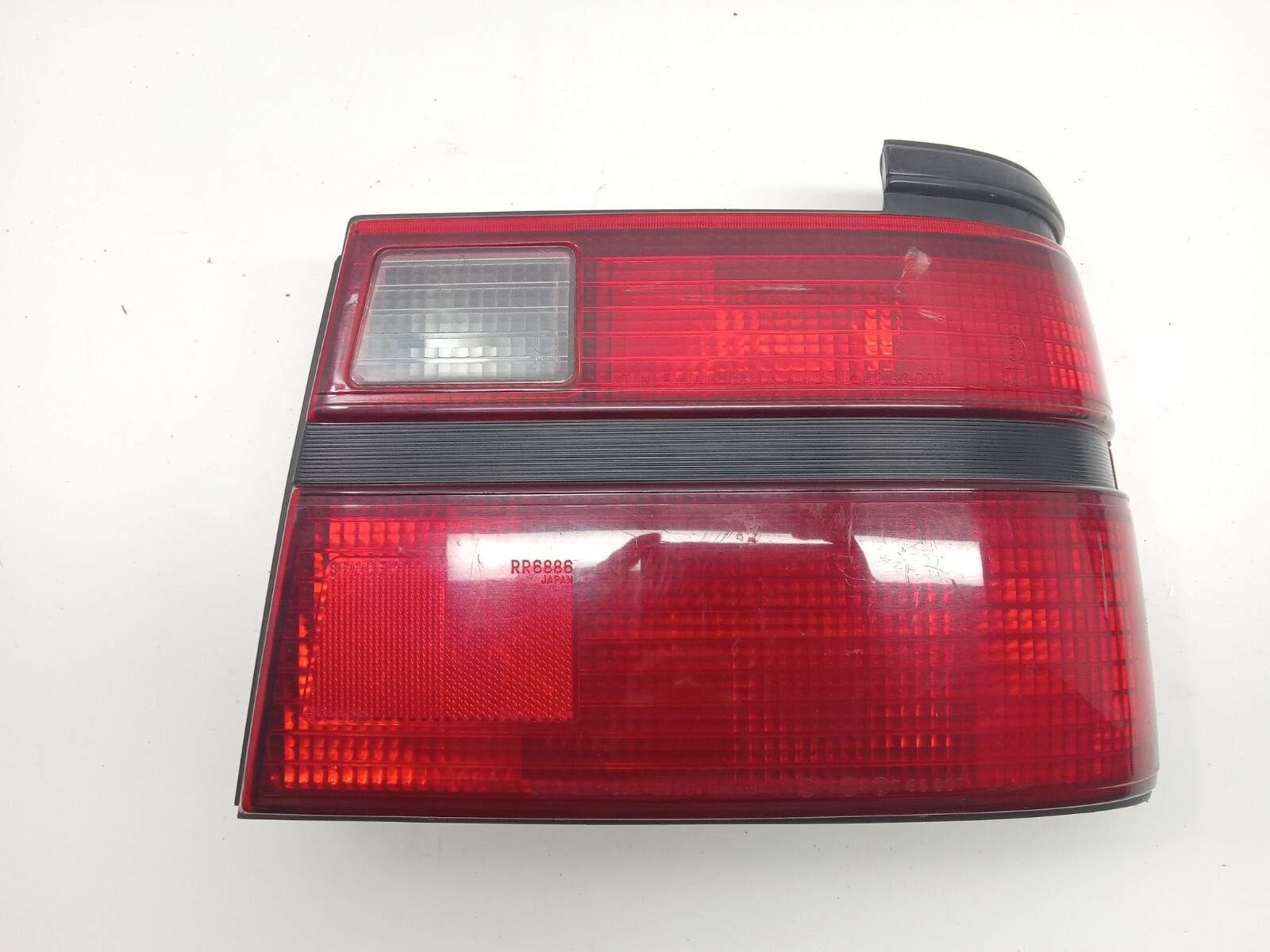 1986-1987 MAZDA 626 REAR RIGHT PASSENGER SIDE TAIL LIGHT OEM, 166-58178