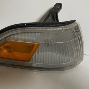 1988 - 1992 TOYTOA COROLLA RIGHT PASSENGER SIDE TURN SIGNAL LIGHT OEM, 116-56309