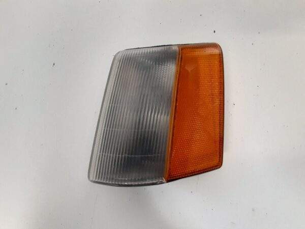 Jeep Grand Cherokee Front Left Side Turn Signal Light