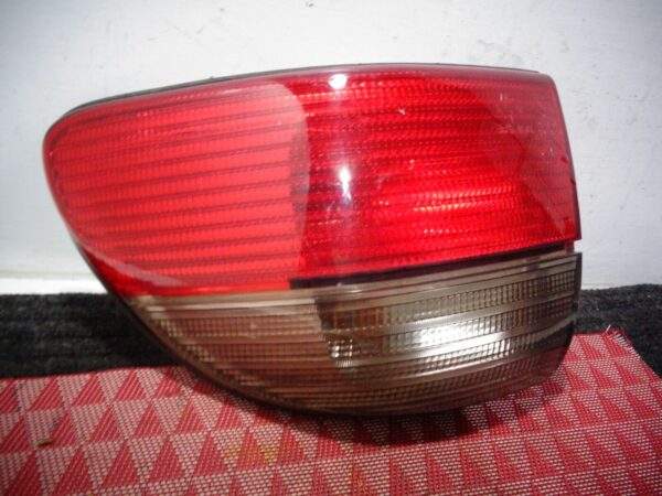 Cadillac Catera Right Side Quarter Panel Tail Light