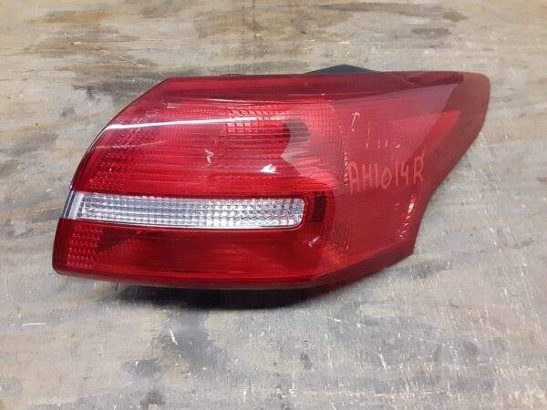 Ford Focus Right Side Tail Light Quarter Mounted