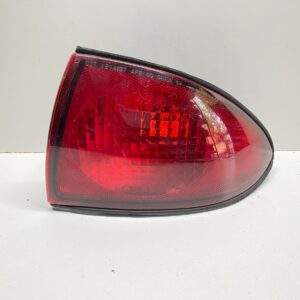 00-02 CHEVROLET CAVALIER RIGHT SIDE QTR PANEL MOUNTED TAIL LIGHT OEM, 166-01809