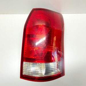 2002-2003 SATURN VUE REAR PASSENGER RIGHT SIDE TAIL LIGHT OEM, 166-02000AR
