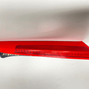 2003-2006 VOLVO XC90 REAR PASSENGER RIGHT SIDE UPPER TAIL LIGHT OEM, 166-59584