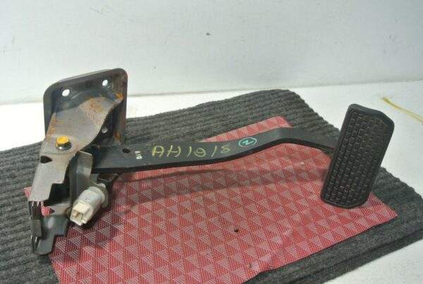 Suzuki Grand Vitara Brake Pedal