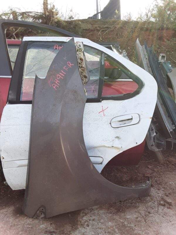 Nissan Rogue Front Right Side Fender