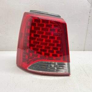 2011-2013 KIA SORENTO LEFT SIDE ATR MOUNTED TAIL LIGHT LAMP OEM, KA026-B000L