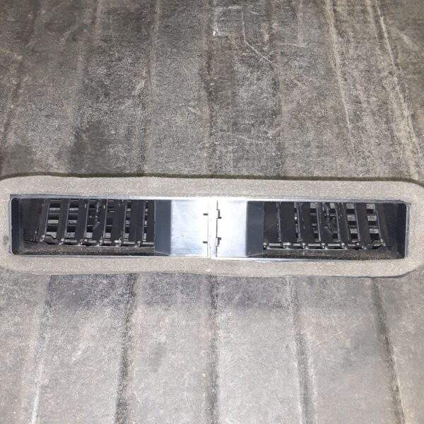 volkswagen-passat-center-dash-air-vent-w-hazard-switch