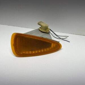 95-99 CHEVROLET CAVALIER RIGHT CORNER/PARKING TURN SIGNAL LIGHT OEM, 116-00978