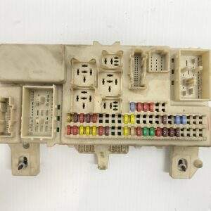 2004-2009 MAZDA 3 CABIN JUNCTION FUSE BOX OEM