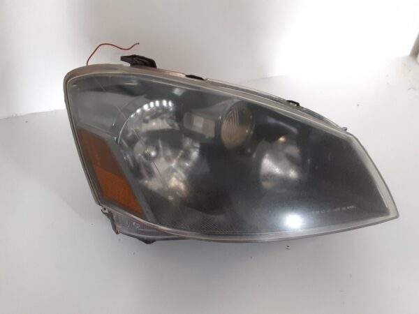 Nissan Altima Front Right Passenger Side Headlight