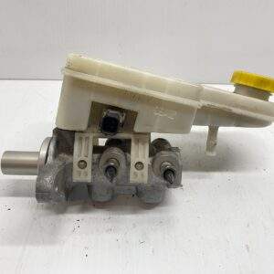 2011-2014 CHRYSLER 200 BRAKE MASTER CYLINDER OEM