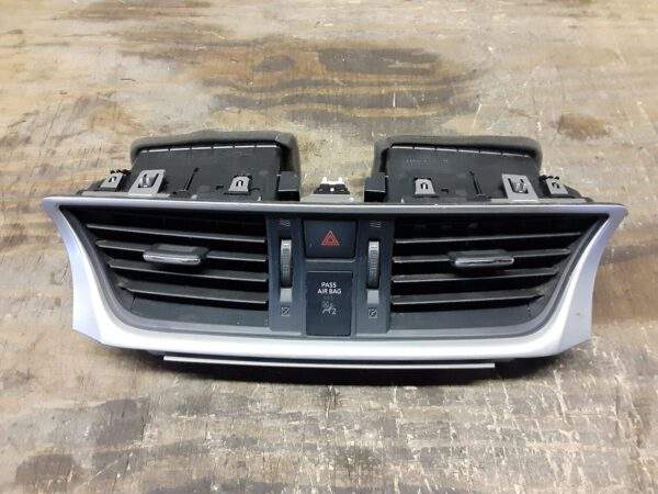 Nissan Sentra Center Dash Air Vent W/ Hazard Switch