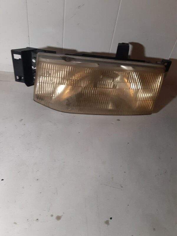 91 - 96 Ford Escape Front Left Driver Side Headlight