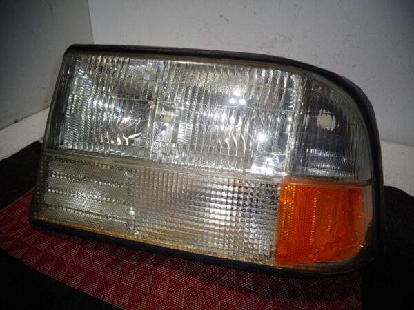 Chevrolet S10/S15 Left Driver Side Headlight