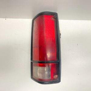 85-94 CHEVROLET BLAZER S10 REAR PASSENGER RIGHT SIDE TAIL LIGHT OEM, 166-01110B