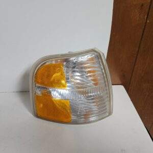 04-05 FORD EXPLORER RIGHT SIDE CORNER/PARK TURN SIGNAL LIGHT LAMP OEM, 116-03344