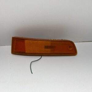 1992-1994 TOYOTA CAMRY RIGHT PARK LAMP TURN SIGNAL BUMPER MOUNTED OEM, 116-58382