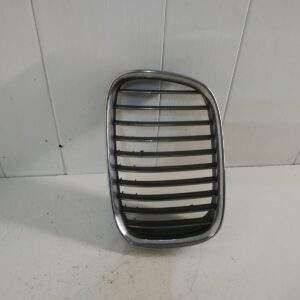 Bmw 540i Right Hand Upper Grill