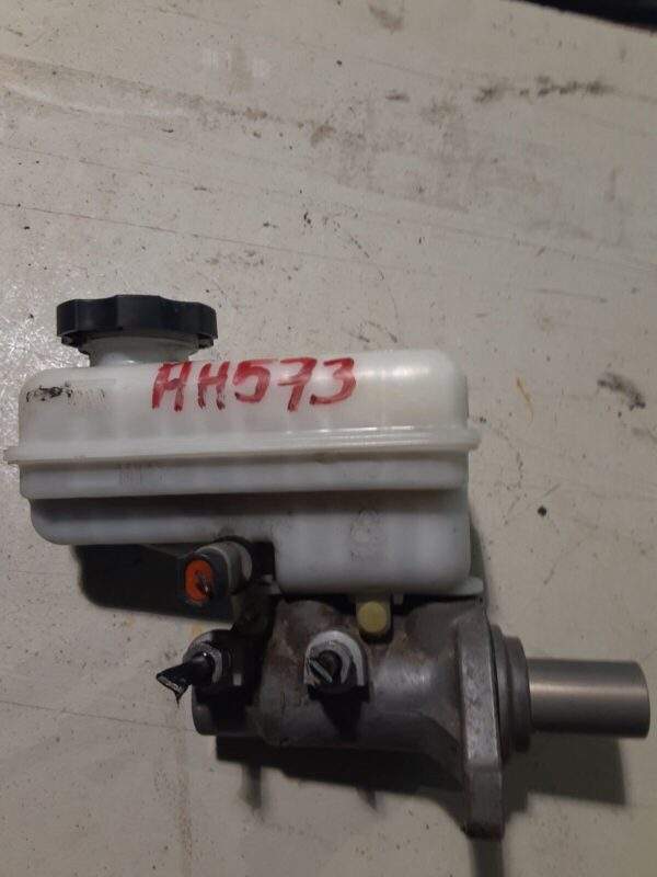 chevrolet-equinox-brake-master-cylinder