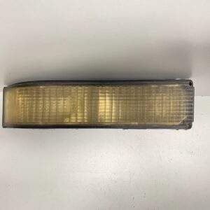 90-93 CHEVROLET 1500 SERIES RIGHT CORNER/PARKING LIGHT TURN SIGNAL OEM 116-00821