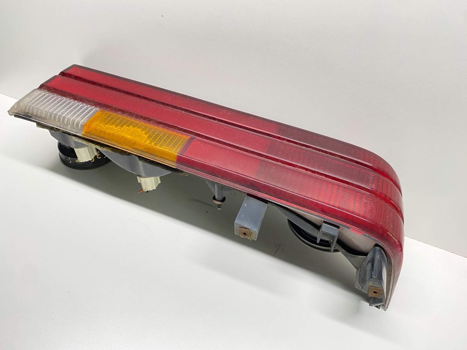 1986-1987 FORD TEMPO REAR RIGHT SIDE TAIL LIGHT LAMP OEM, 166-01247 - Image 6