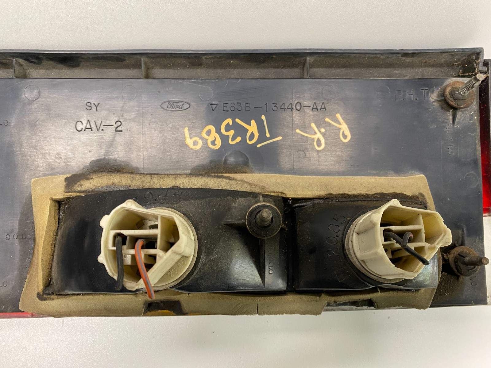 1986-1987 FORD TEMPO REAR RIGHT SIDE TAIL LIGHT LAMP OEM, 166-01247 - Image 8