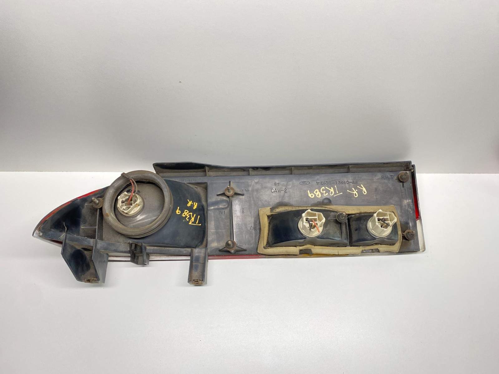 1986-1987 FORD TEMPO REAR RIGHT SIDE TAIL LIGHT LAMP OEM, 166-01247 - Image 10