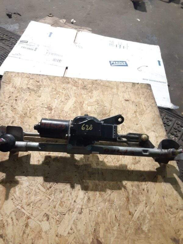 2010 - 2017 Chevrolet Equinox Windshield Wiper Motor W/Linkage