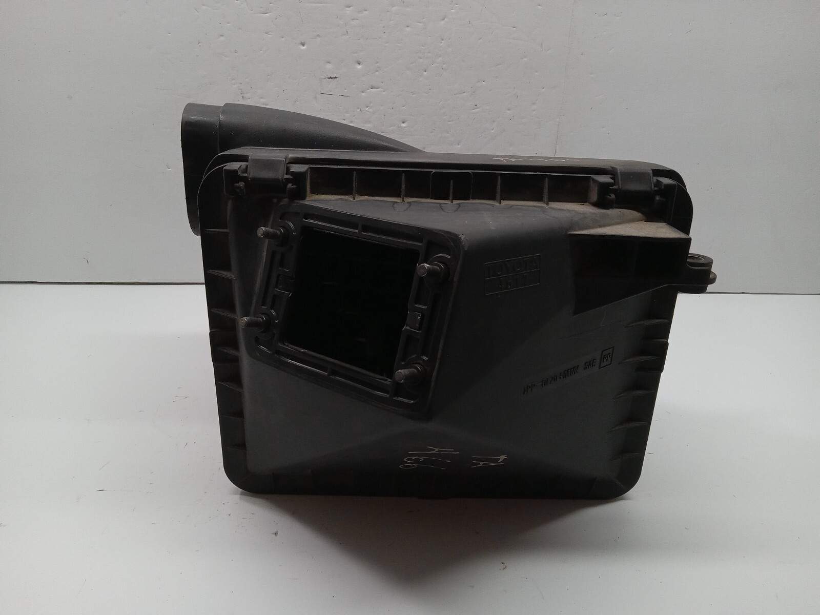 93-95 LEXUS GS300 AIR CLEANER BOX OEM, 319-58005 - Image 3