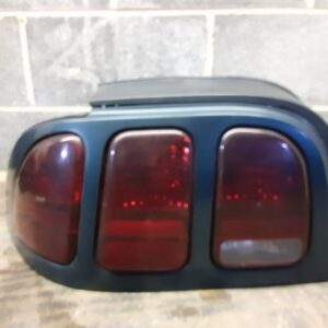 FORD MUSTANG REAR LEFT SIDE TAIL LIGHT