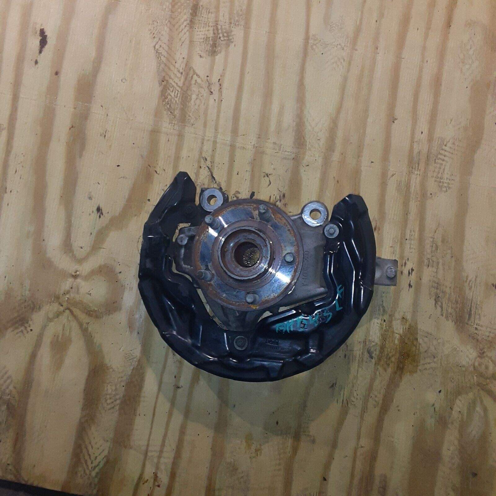 Ford Fusion Front Left Driver Side Spindle/Knuckle