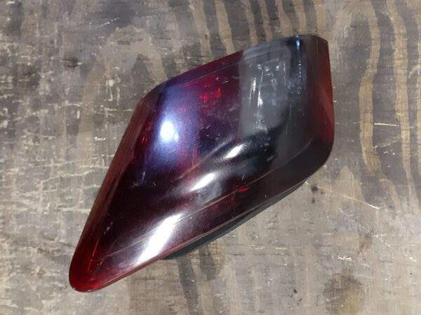 Toyota Camry Rear Left Side Tail Light Lid Mounted