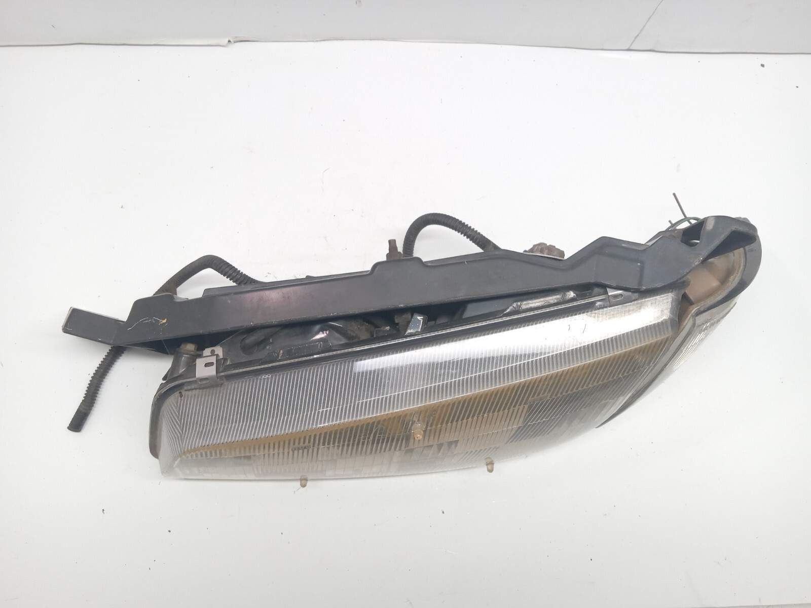 92-95 PONTIAC GRAND AM FRONT LEFT DRIVER SIDE HEADLIGHT OEM, 114-00219 - Image 4