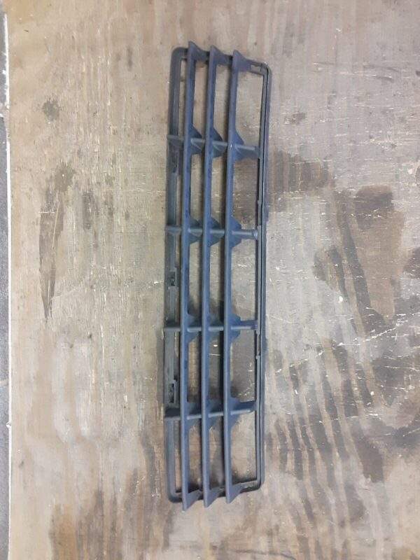 2004 - 2007 VOLVO 40 SERIES FRONT BOTTOM GRILL OEM, 104-50270