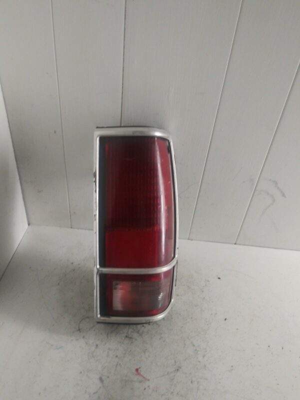 Chevrolet S10 Right Side Tail Light