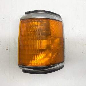 1987-1991 FORD BRONCO LEFT SIDE CORNER PARK TURN SIGNAL LIGHT OEM, 116-00796A