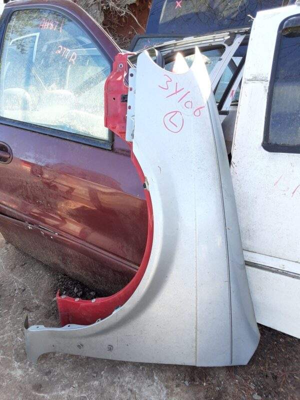 Kia Sedona Front Left Side Fender