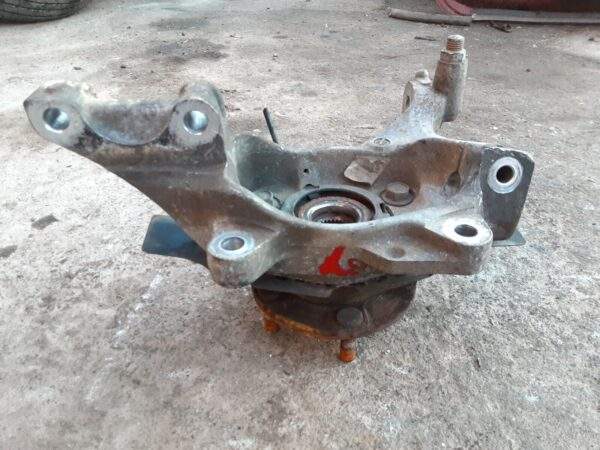 Nissan Altima Front Right Side Spindle/Knuckle