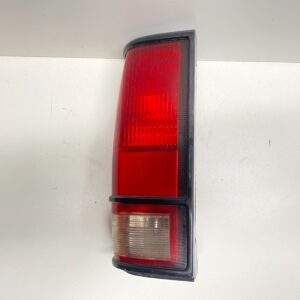 85-94 CHEVROLET BLAZER S10 REAR DRIVER LEFT SIDE TAIL LIGHT OEM, 166-01110B